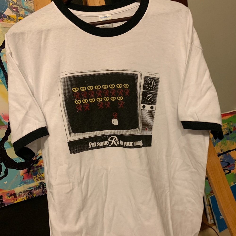 R (rainier) Put some in ya mug T-Shirt Mens' XL